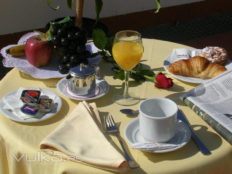 Desayuno en la Terraza del Hotel