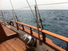 Paseo en velero ocean cruiser en el mar mediterrneo