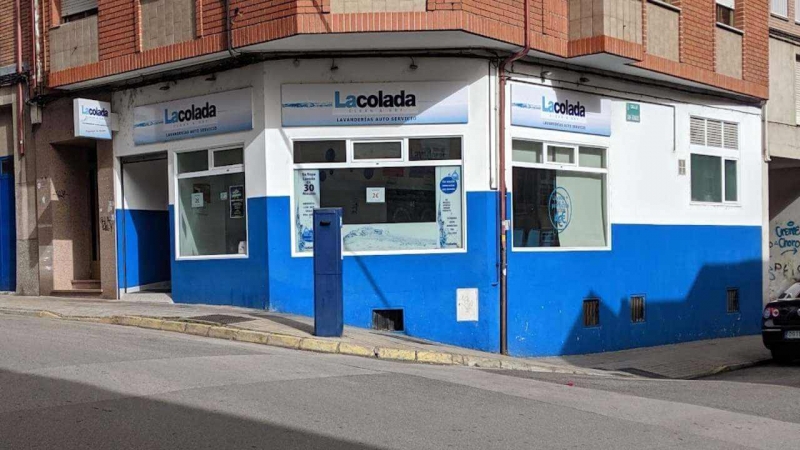 exterior-calle-san-valerio-19-zona-alta-ponferrada-lavanderia-autoservicio-lacolada