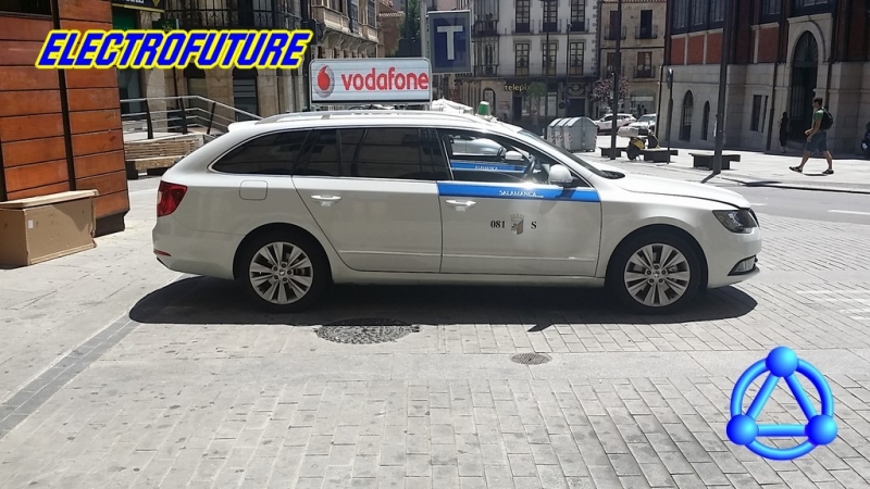 Pantalla LED para taxis y todo tipo de vehculos en movimiento.