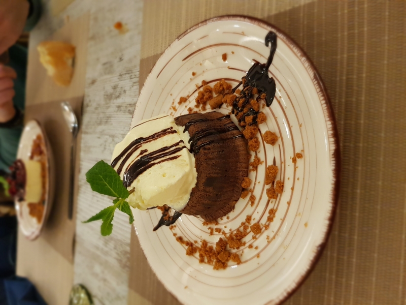 Souffle de chocolate con relleno de pistacho