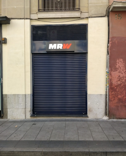 Cerramiento para oficinas de MRW