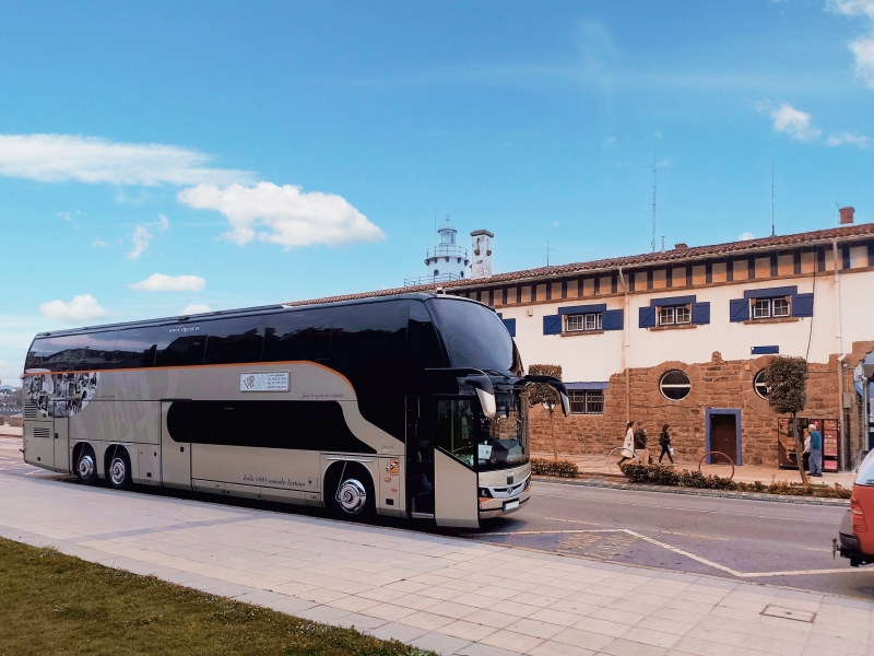 Alquiler de autobuses grandes en Madrid (77 u 80 plazas)