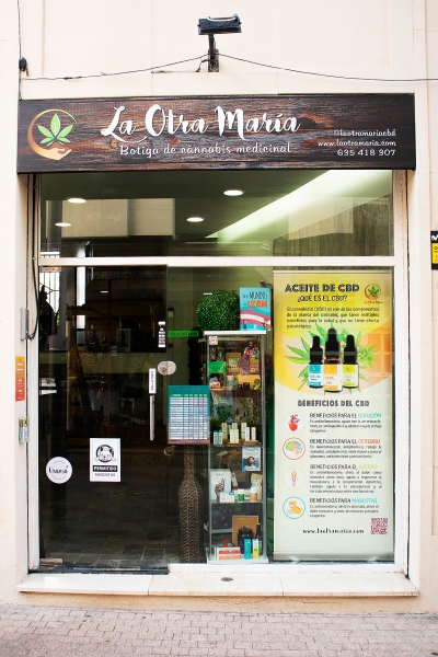 La Otra Maria-Tienda de CBD-Barcelona-Exterior-1