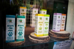La otra maria-tienda de cbd-barcelona-aceites cbd y cbg-interior-1
