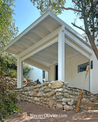 Pergola de madera con toldos corta viento enrollables para terraza