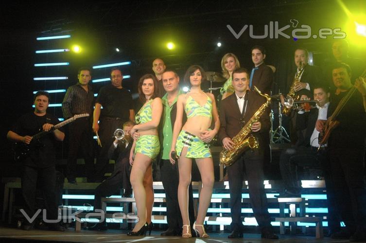 ORQUESTA GLAMOUR (15 componentes)