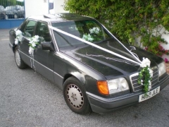 Beautiful wedding limos for lower budgets