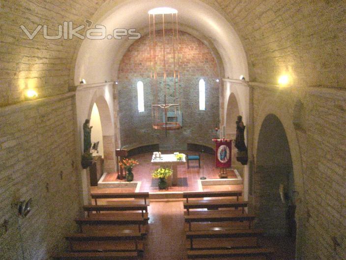 Interior de la Iglésia Románica del s. XII de Mata.