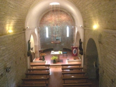 Interior de la iglesia romanica del s xii de mata