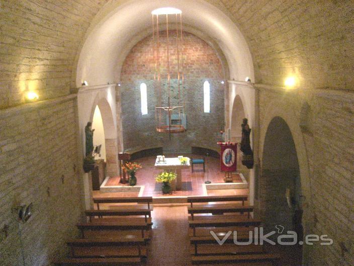 Interior de la Iglésia Románica del s. XII de Mata