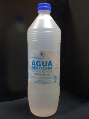 Agua destilada, agua desionizada en botellas de 1, 2 5 l
