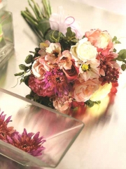 Encuentra en wwwarticoencasacom las flores artificiales mas naturales para crear centros de mesa y ramos de