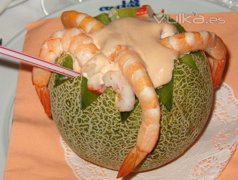 nuestro coctkail de mariscos en melon