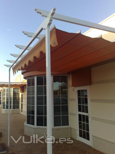 Toldo mod. AL-ANDALUS y pergola de aluminio