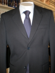Tu eliges la tela que te guste nosotros te hacemos el traje  precios desde 130 euros