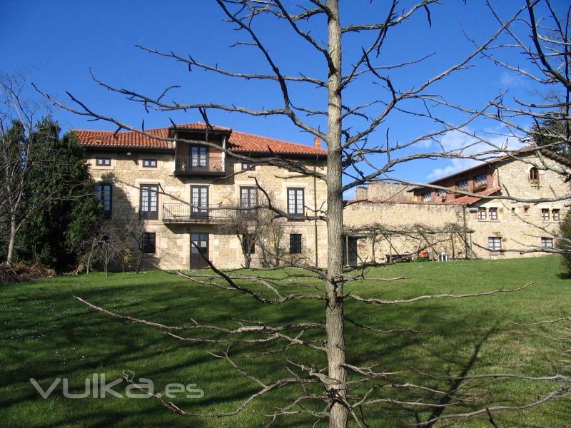 Fachada Este Hotel Casona Torre de Quijas