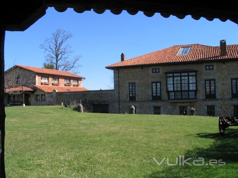 Fachada Oeste Hotel Casona Torre de Quijas