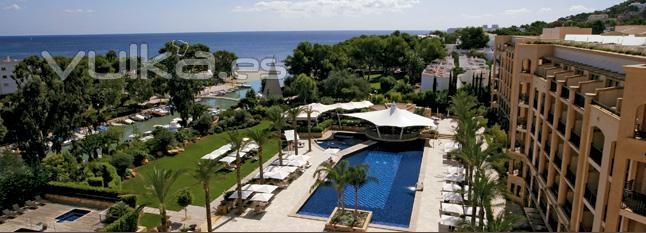 Unos de los encantos del hotel Fenicia Prestige es que está junto al mar.