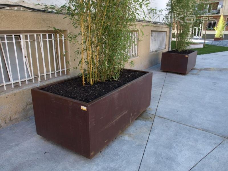 ACERO CORTEN JARD.2000X1000X700 sita en Lezama