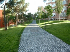 Pavimento permeable gravilla estabilizada parque madrid