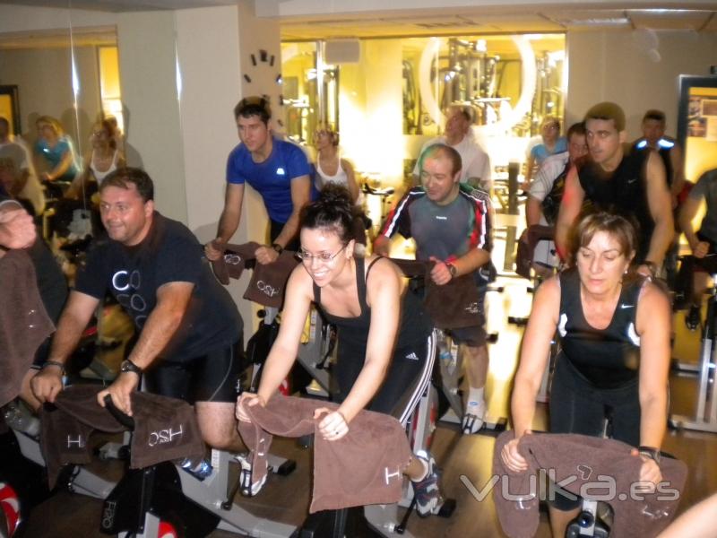 CLASE DE SPINNING. SALA DE SPINNING