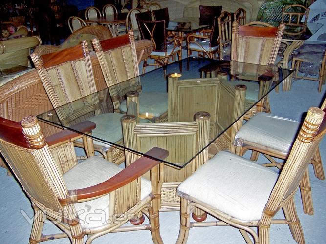 Mesa de saln. Exposicin de muebles en Orusco 