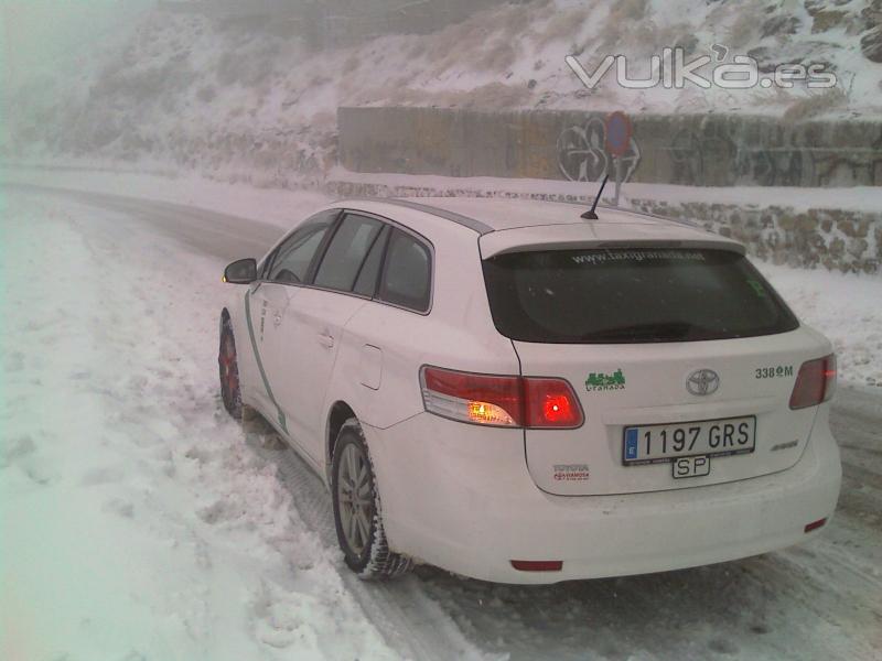 Hay veces que en Sierra Nevada son imprescindibles las cadenas para nieve.