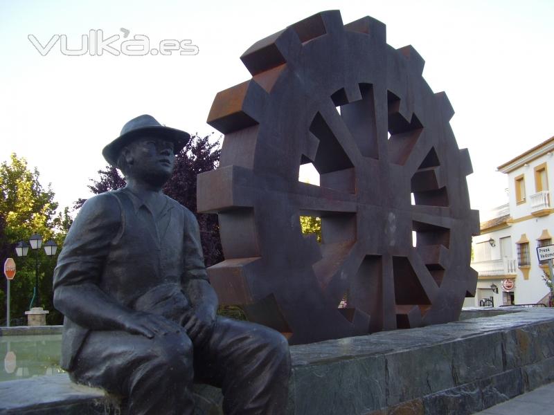 Escultura realizada en acero corten, ubicada en Albendin