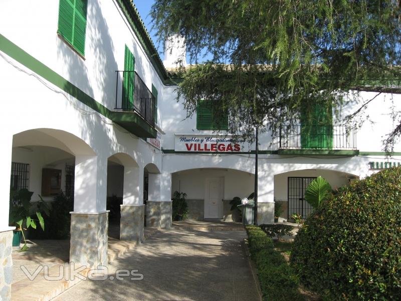 Fachada de Muebles y electrodomsticos VILLEGAS, situado en la esquina de la plaza Mayor, junto al ...