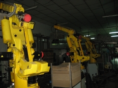 Robots en una fabrica.