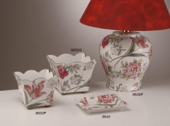 Lampara, maceteros y cenicero serie florar de ceramica italiana san marco