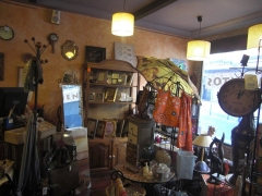 Interior de la tienda en la avenida real de vicalvaro