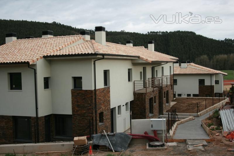 Barcenilla de Pilagos. Fachadas Este. Construction Management.2010