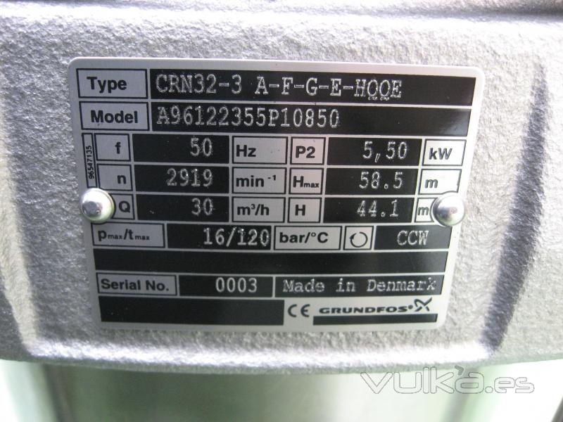 PLACA DE CARACTERISTICAS MOTOR BOMBA GRUNDFOS.