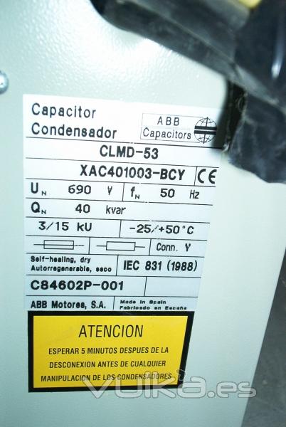 PLACA DE CARACTERISTICAS CONDENSADOR ABB.