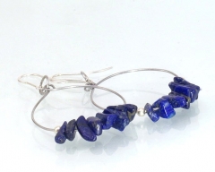 Pendientes - simples aros de acero inoxidable con trocitos de lapis lazuli
