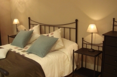 Ambiente dormitorio albi color oxido disponible en varias medidas y colores