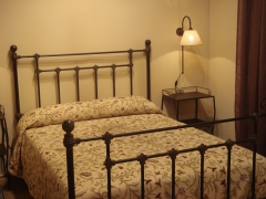 Ambiente dormitorio antix color oxido disponible en varias medidas y colores