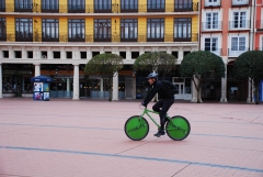 Mensajero en bicicleta de rueding burgos