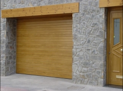 Garaje enrollables collbaix : puerta enrollable collbaix modelo  innova color madera olmo  lama  de aluminio