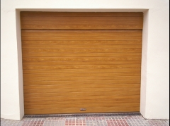 Garaje enrollables collbaix : puerta enrollable collbaix modelo  innova color madera olmo con tarja  superior