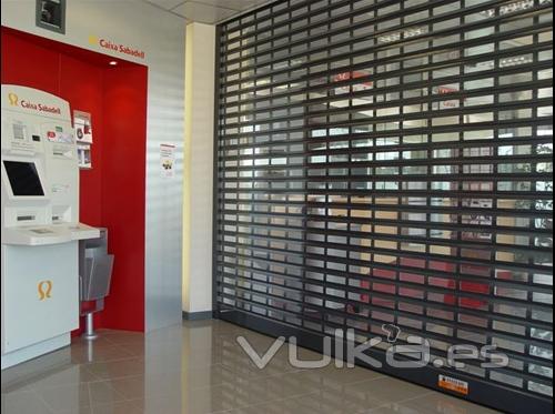 Comercios Abiertos : Puerta enrollable Collbaix mod. Harp. Lama curva monopared de aluminio  extrusionado de ...