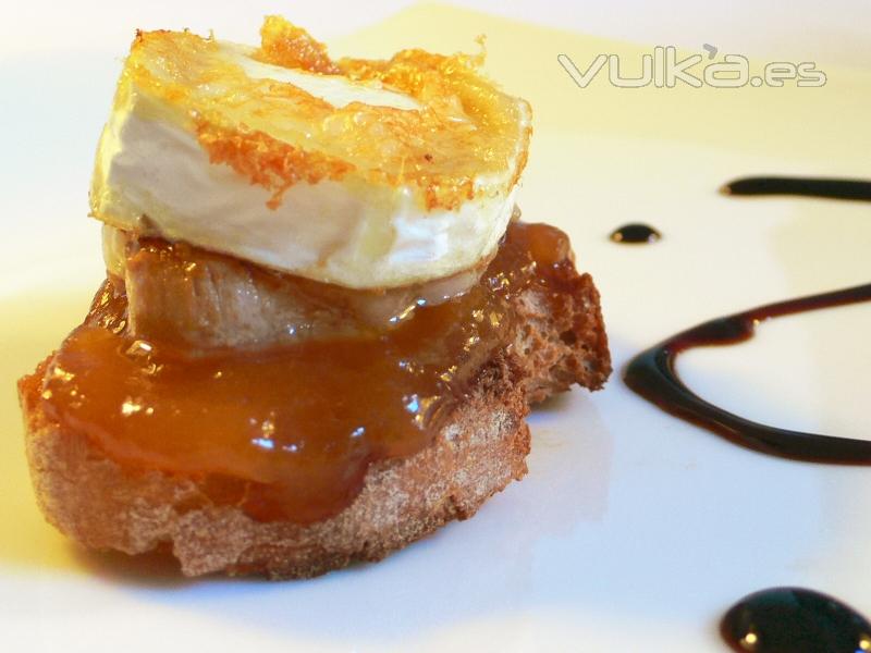 Canap de solomillo con Manzana caramelizada con mantequilla salada