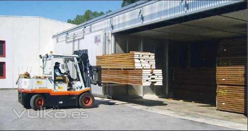 Secaderos para todo tipo de madera, tamaños a escoger. También para tratamiento fitosanitario. Tecnología de punta.