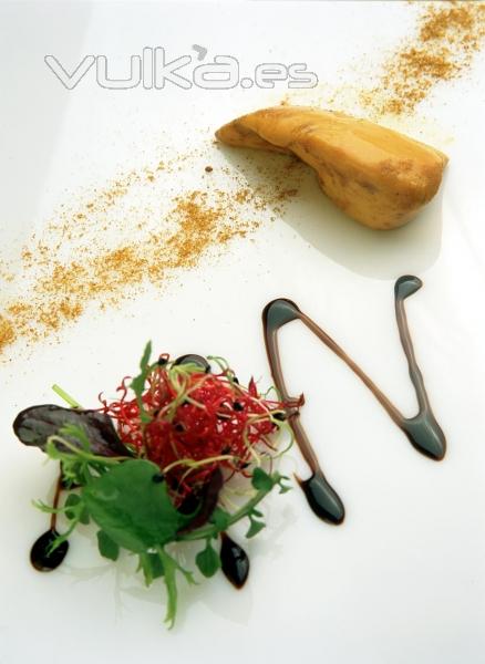 Foiegras marinado con polvora de duc pochado en moscatel de la Marina Alta