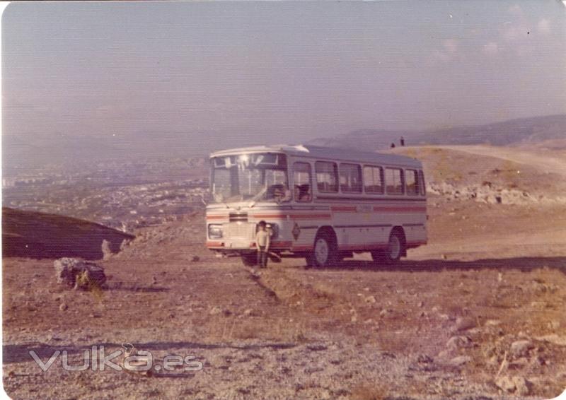 As nacimos para el transporte. Matrcula VA-33.338. Autocar que se compr a Bonal bastante quemado. A los 15 ...