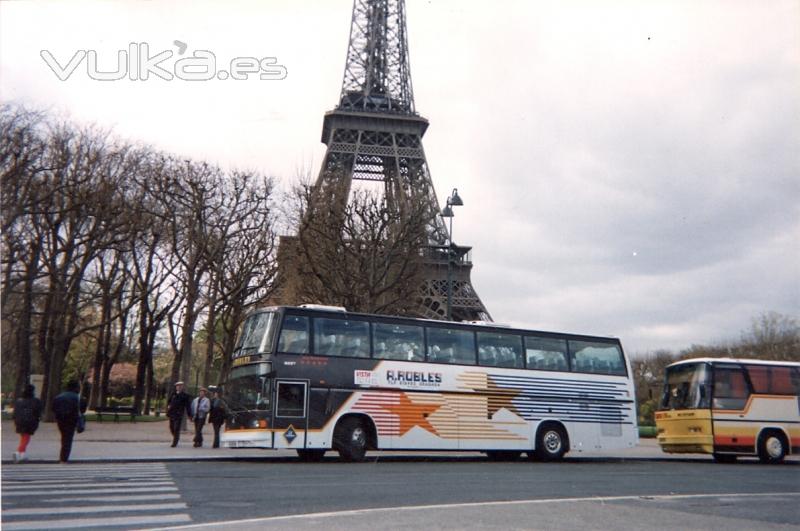 Aqui ya apuntabamos buenas maneras. Ao 1992. Primer autocar con el diseo que todavia perdura y es la imagen de ...