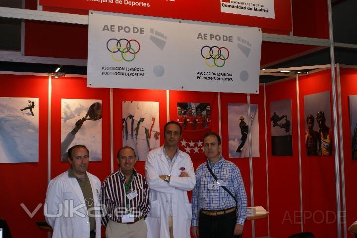 Amigos y Miembros de AEPODE en la Feria del Corredor 