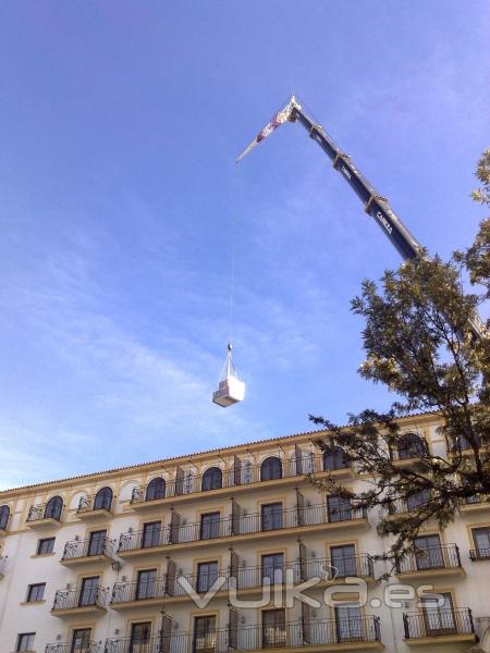 Montajes industriales , salvando obstaculos .